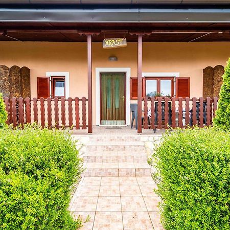 Amazing Apartment In Krnica With Kitchen Экстерьер фото