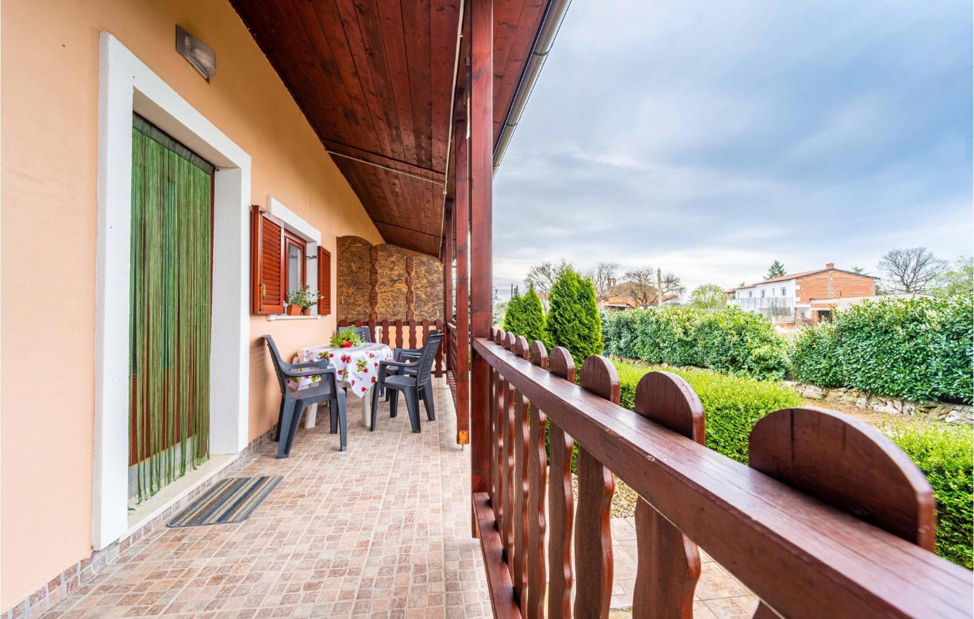 Amazing Apartment In Krnica With Kitchen Экстерьер фото