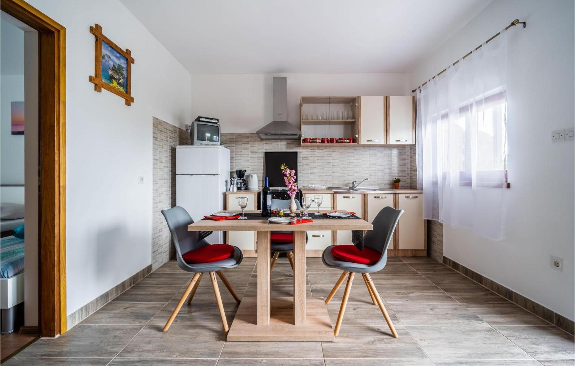 Amazing Apartment In Krnica With Kitchen Экстерьер фото