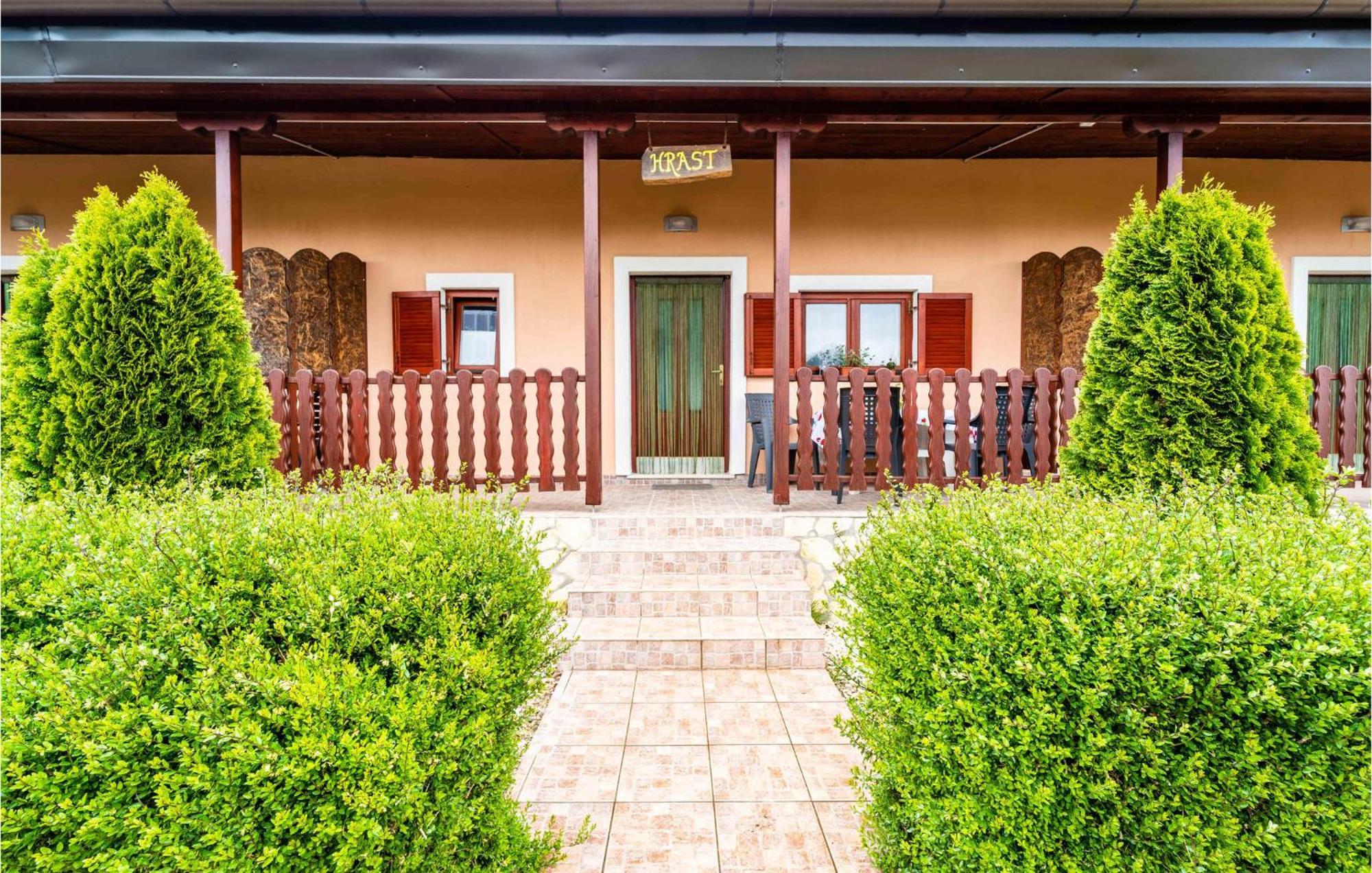 Amazing Apartment In Krnica With Kitchen Экстерьер фото